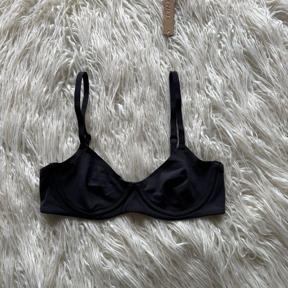 Skims Fits Everybody Unlined Demi Bra Onyx Size 32B - Picture 1 of 7